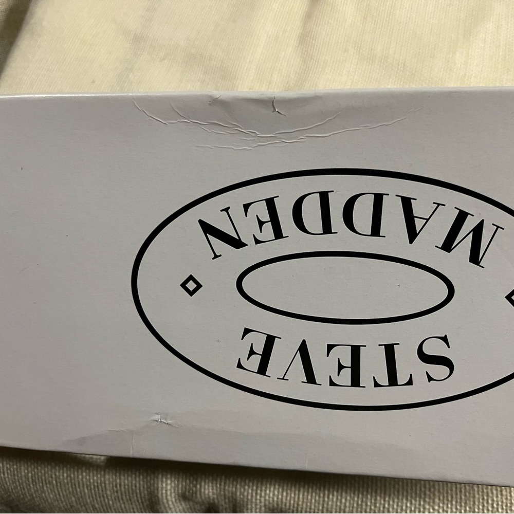 Steve Madden Talent-R Silver Rhinestone Flats, NIB - Picture 9 of 9